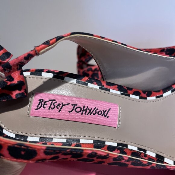Betsey Johnson Leopard Sling Back Heels Shoes Size 7M Black Red Back Bow Sexy - Picture 11 of 11